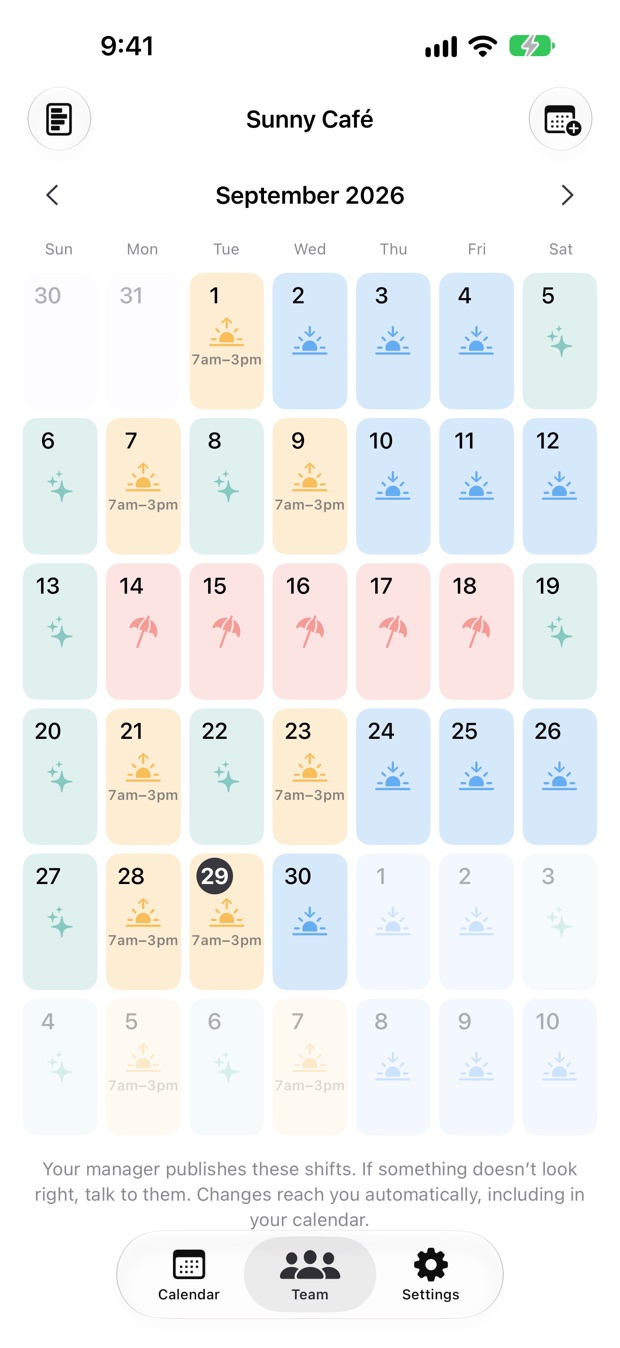 Emma’s schedule in the Turnativo app: her month with morning shifts, afternoon shifts, days off and a week of vacation
